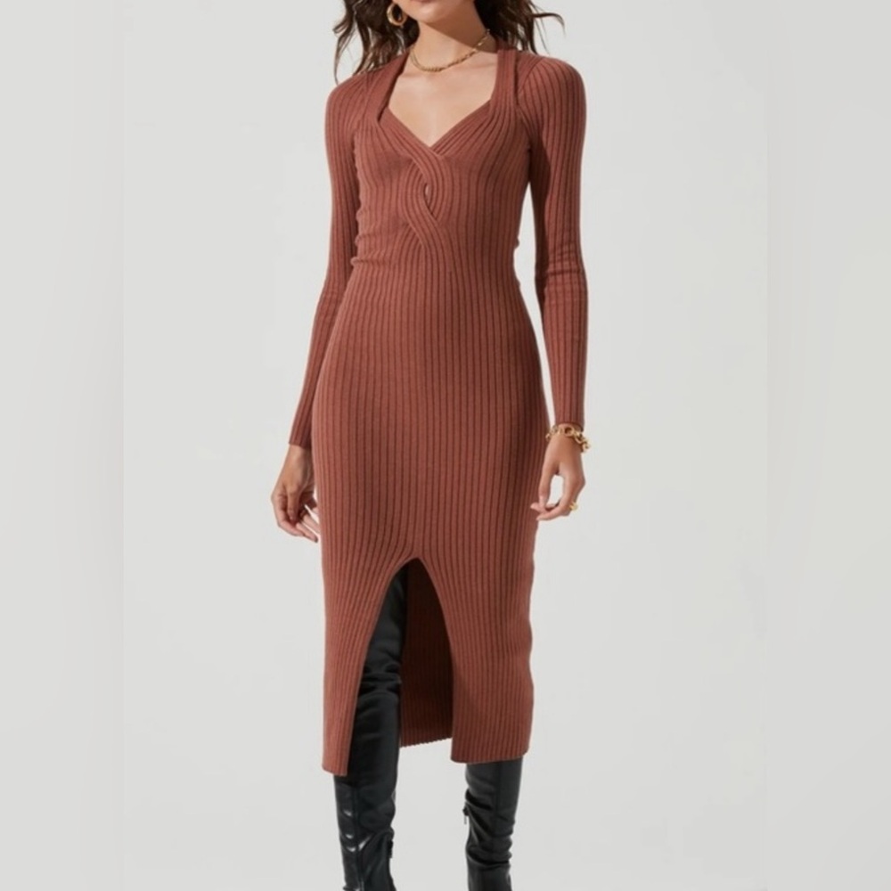 NWT ASTR the Label Long Sleeve Twist Front Sweater Dress